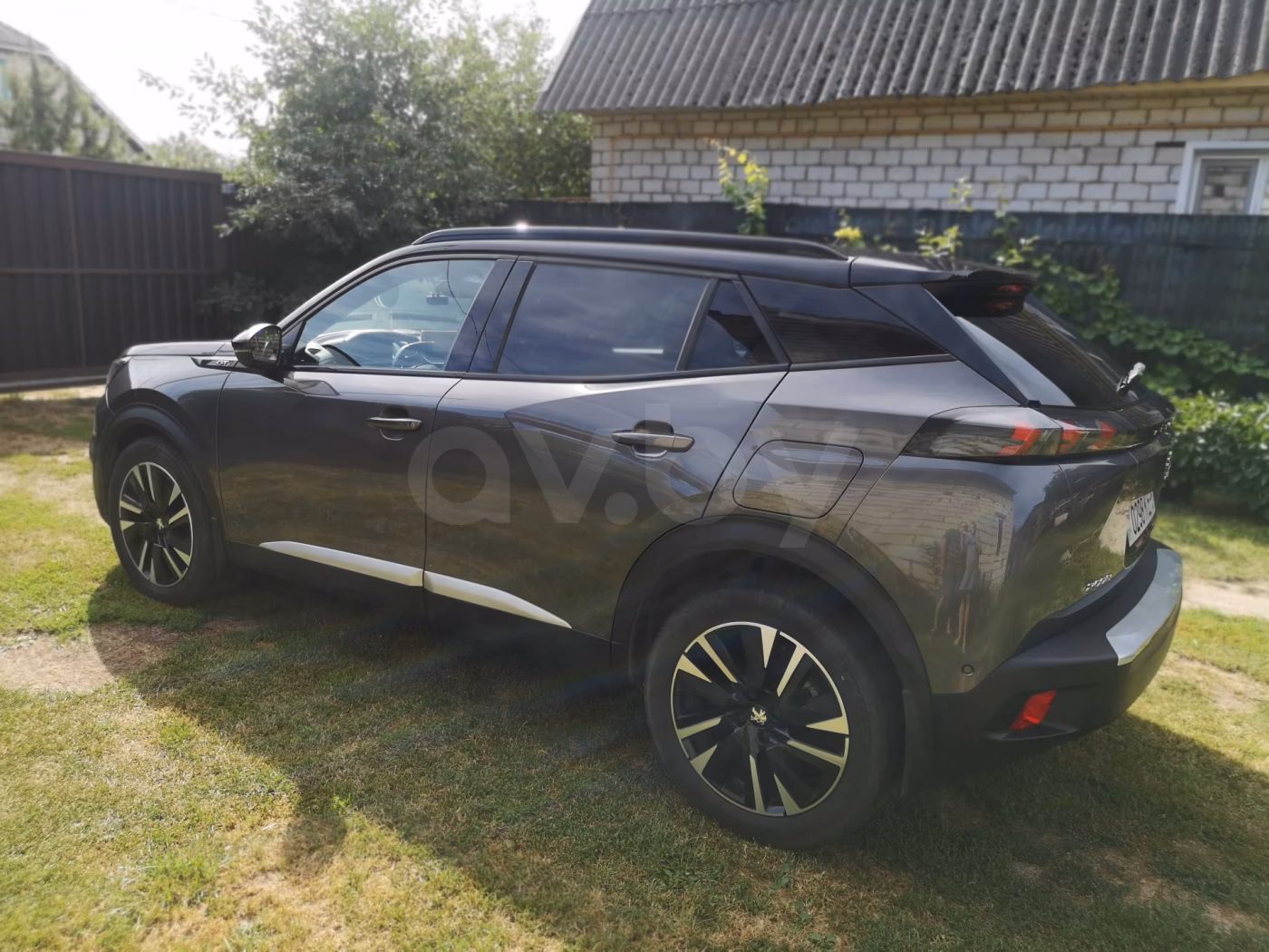 Peugeot 2008 фото 11