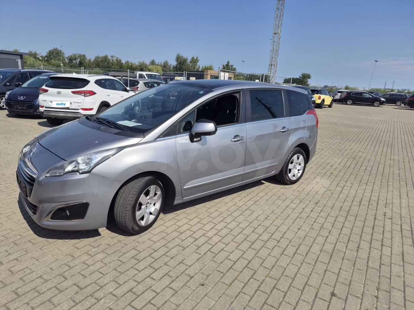 Peugeot 5008 фото 9