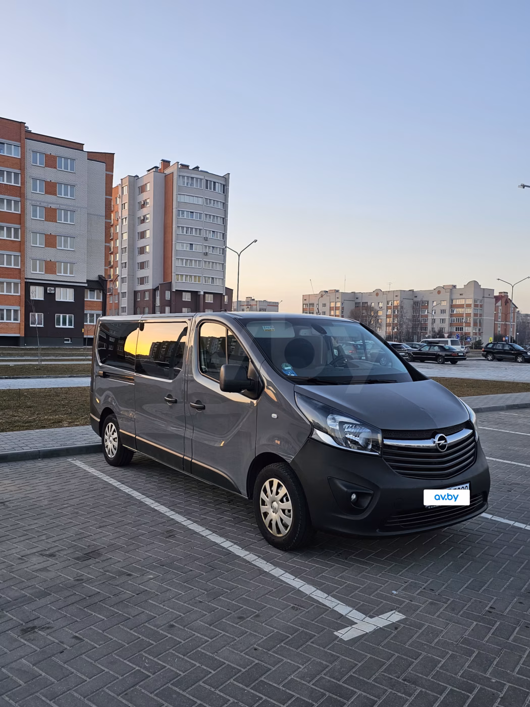 Opel Vivaro фото 9