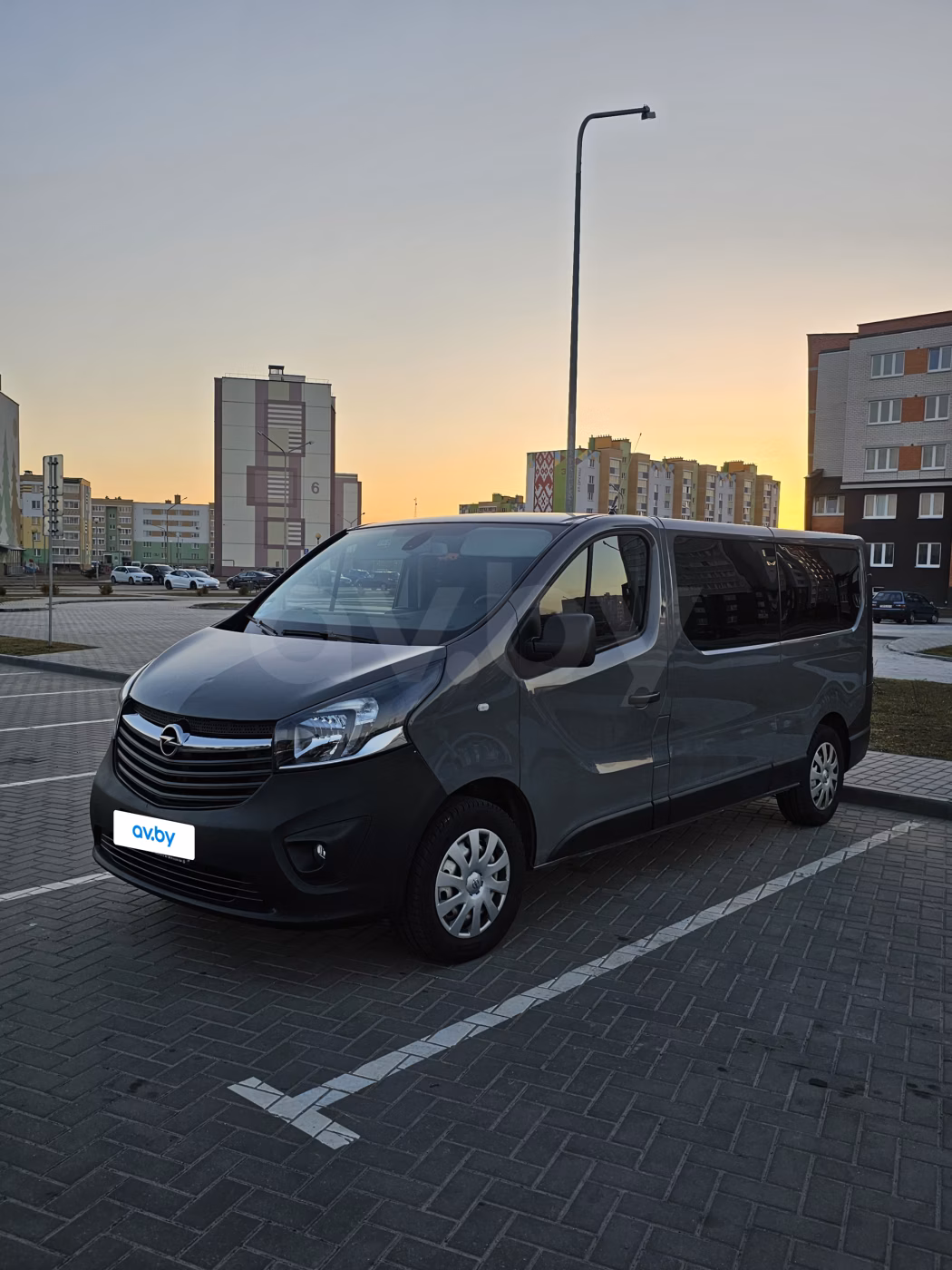 Opel Vivaro фото 5