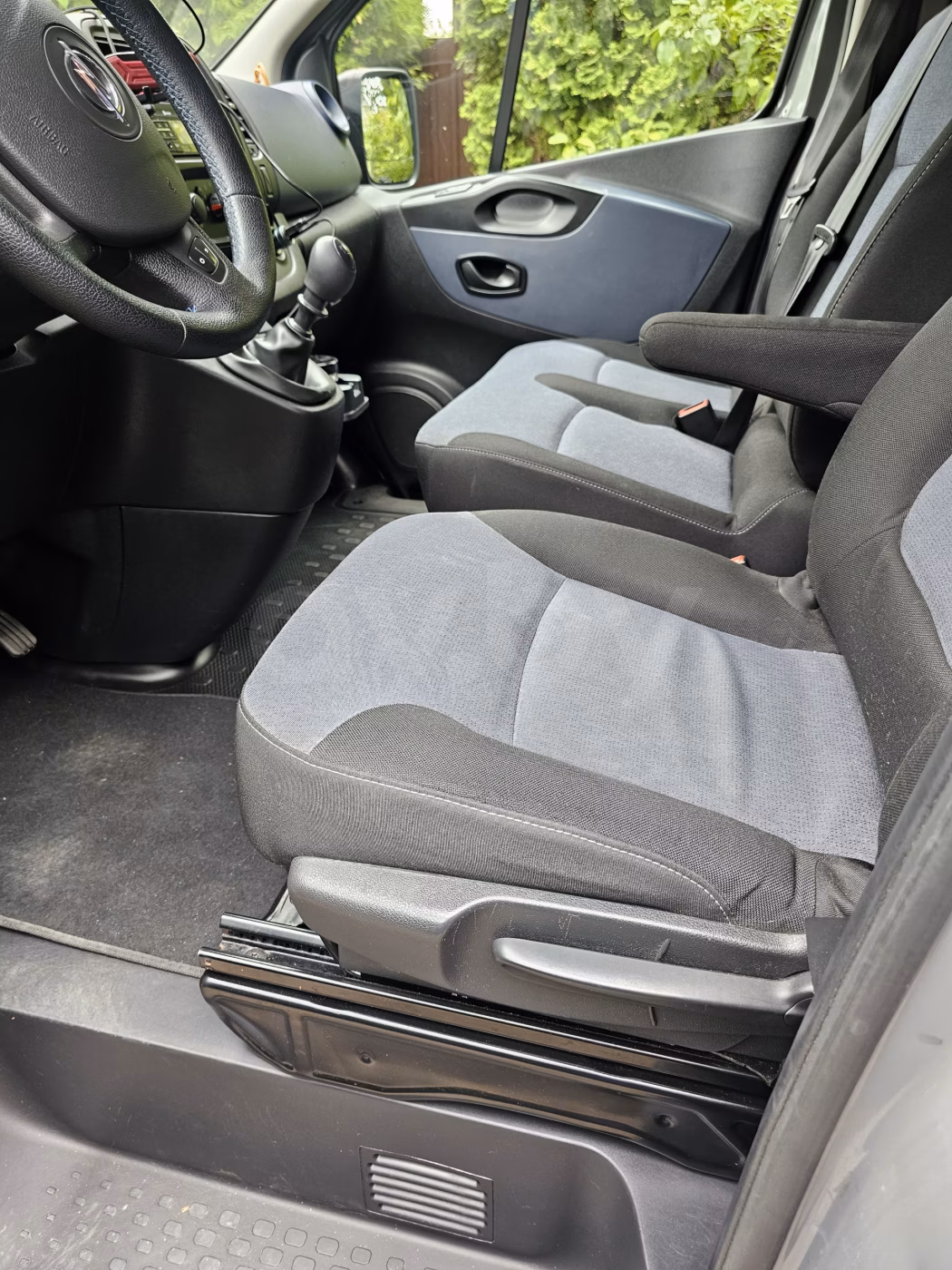 Opel Vivaro фото 2