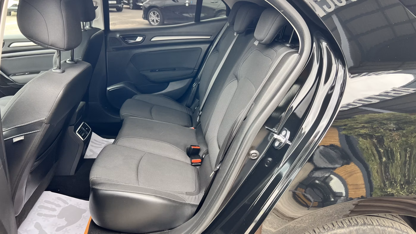 Renault Megane фото 12