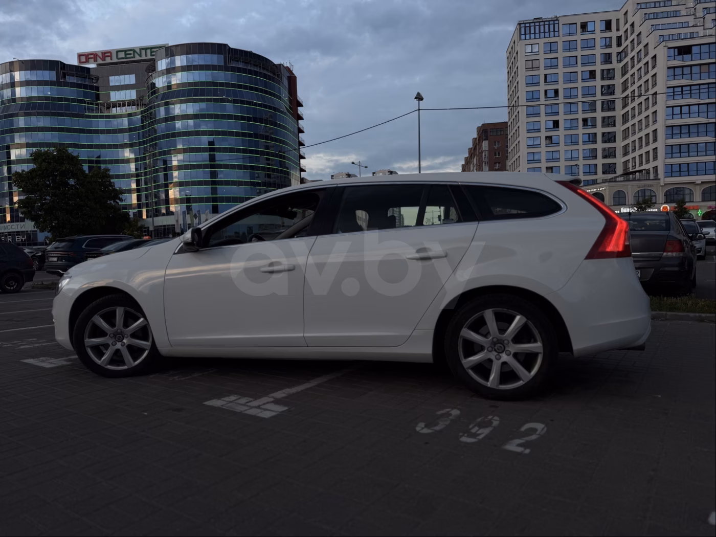 Volvo V60 фото 2