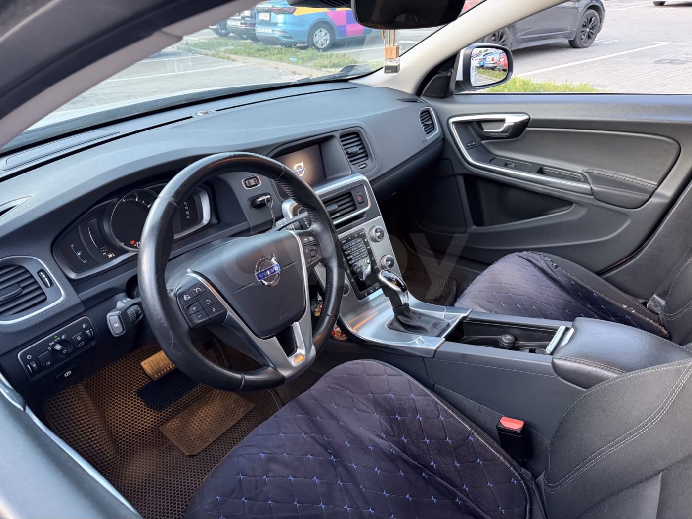 Volvo V60 фото 10