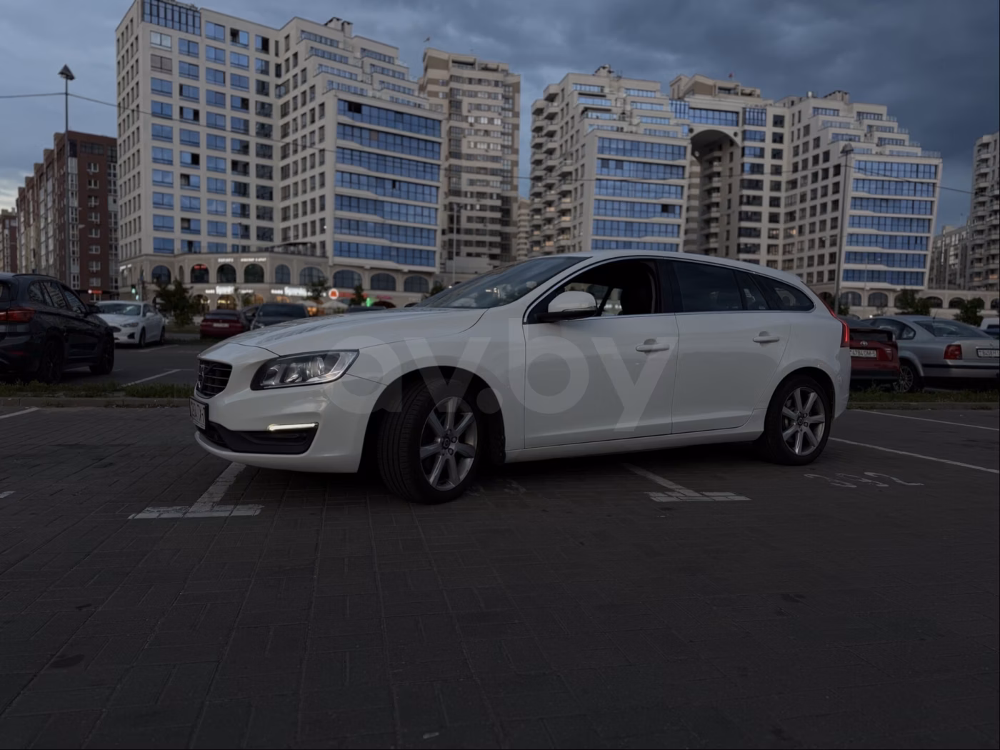 Volvo V60 фото 3