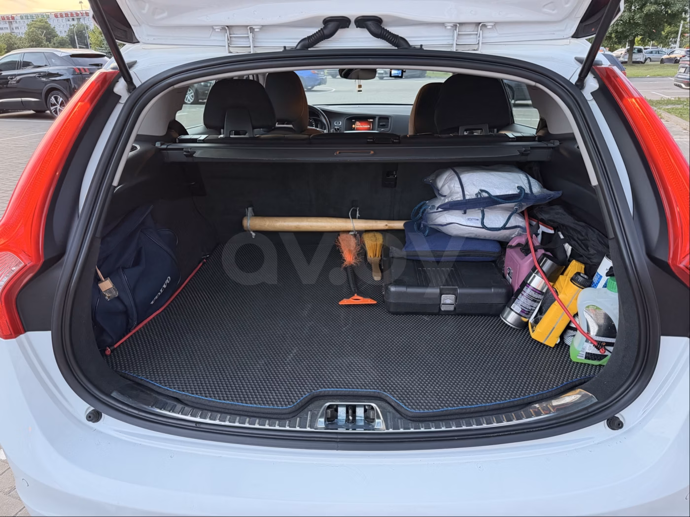 Volvo V60 фото 8