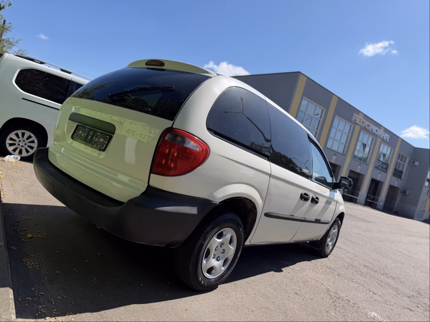 Dodge Caravan фото 7