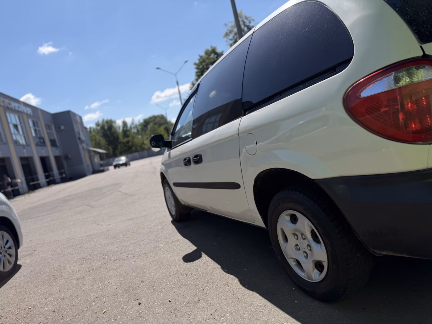 Dodge Caravan фото 10