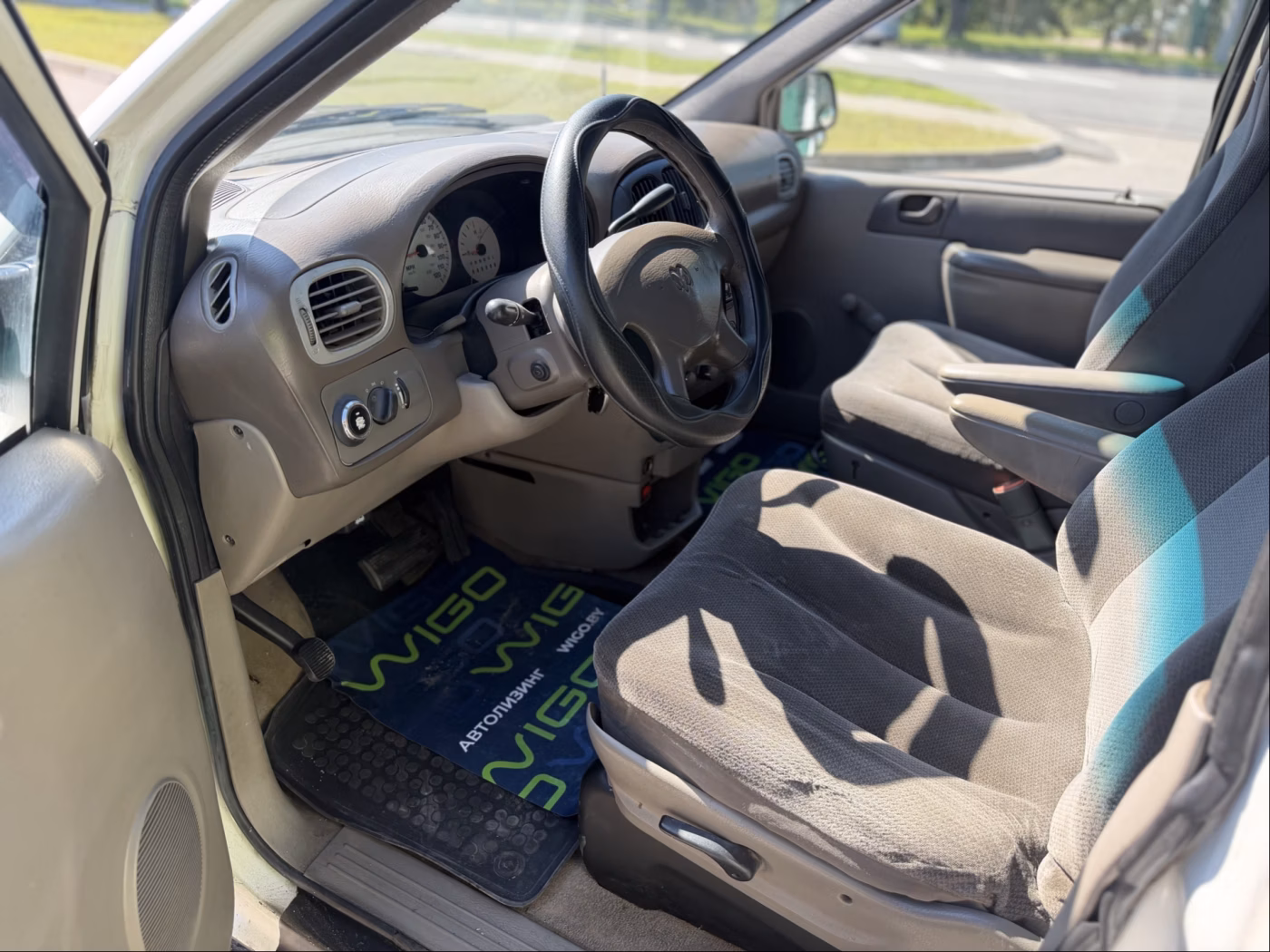 Dodge Caravan фото 11