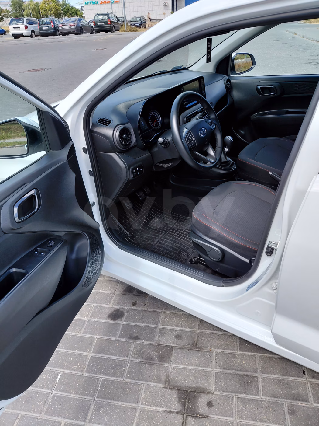 Hyundai i10 фото 4