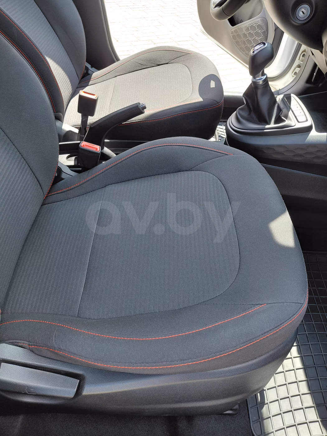 Hyundai i10 фото 17