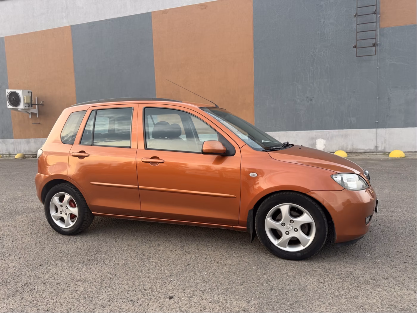 Mazda 2 фото 4