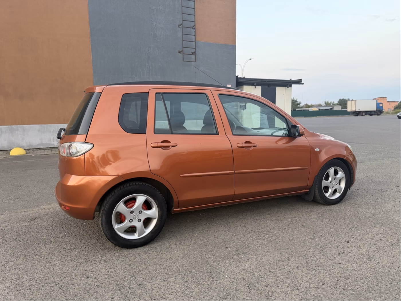 Mazda 2 фото 6