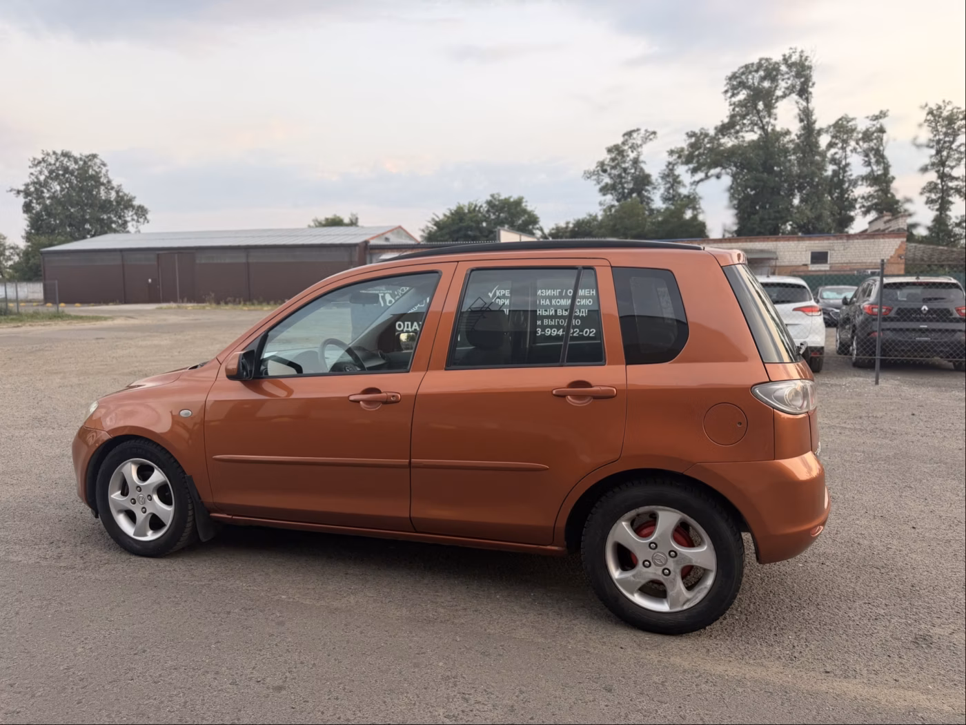 Mazda 2 фото 11