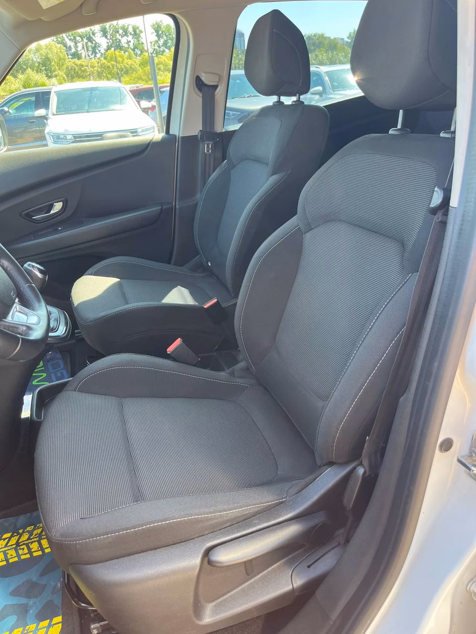 Renault Grand Scenic фото 9