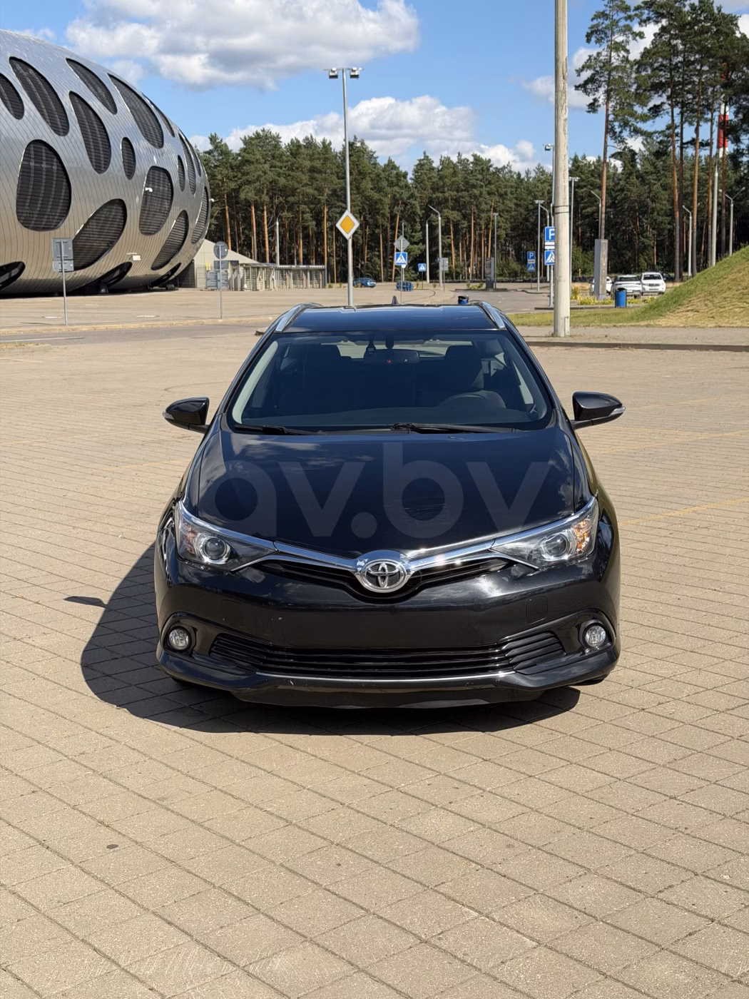 Toyota Auris фото 2