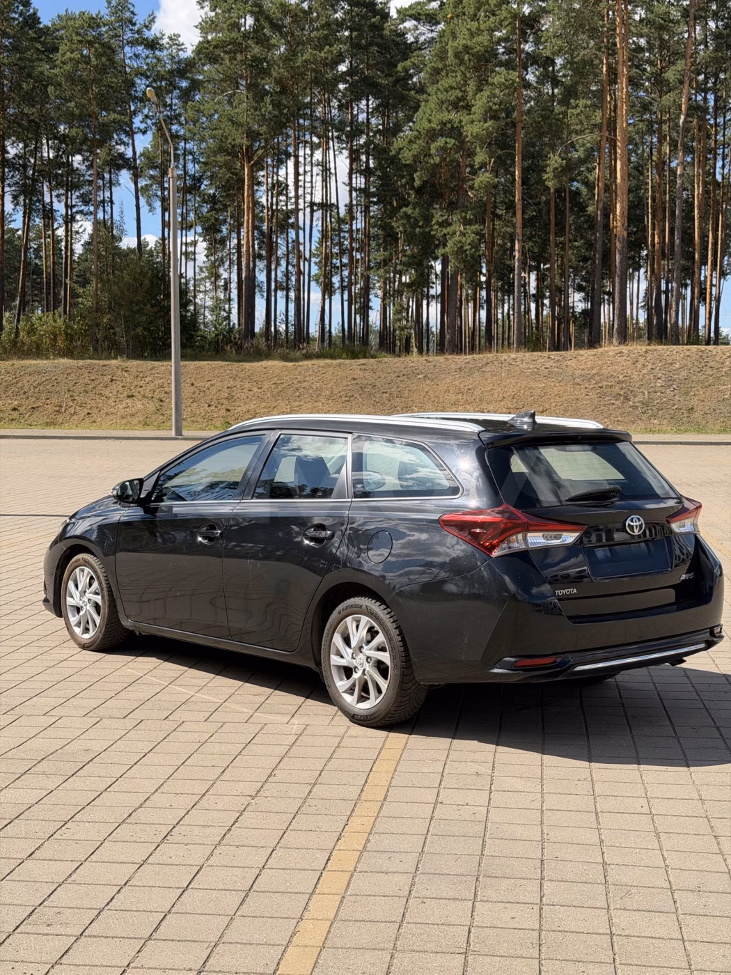 Toyota Auris фото 7