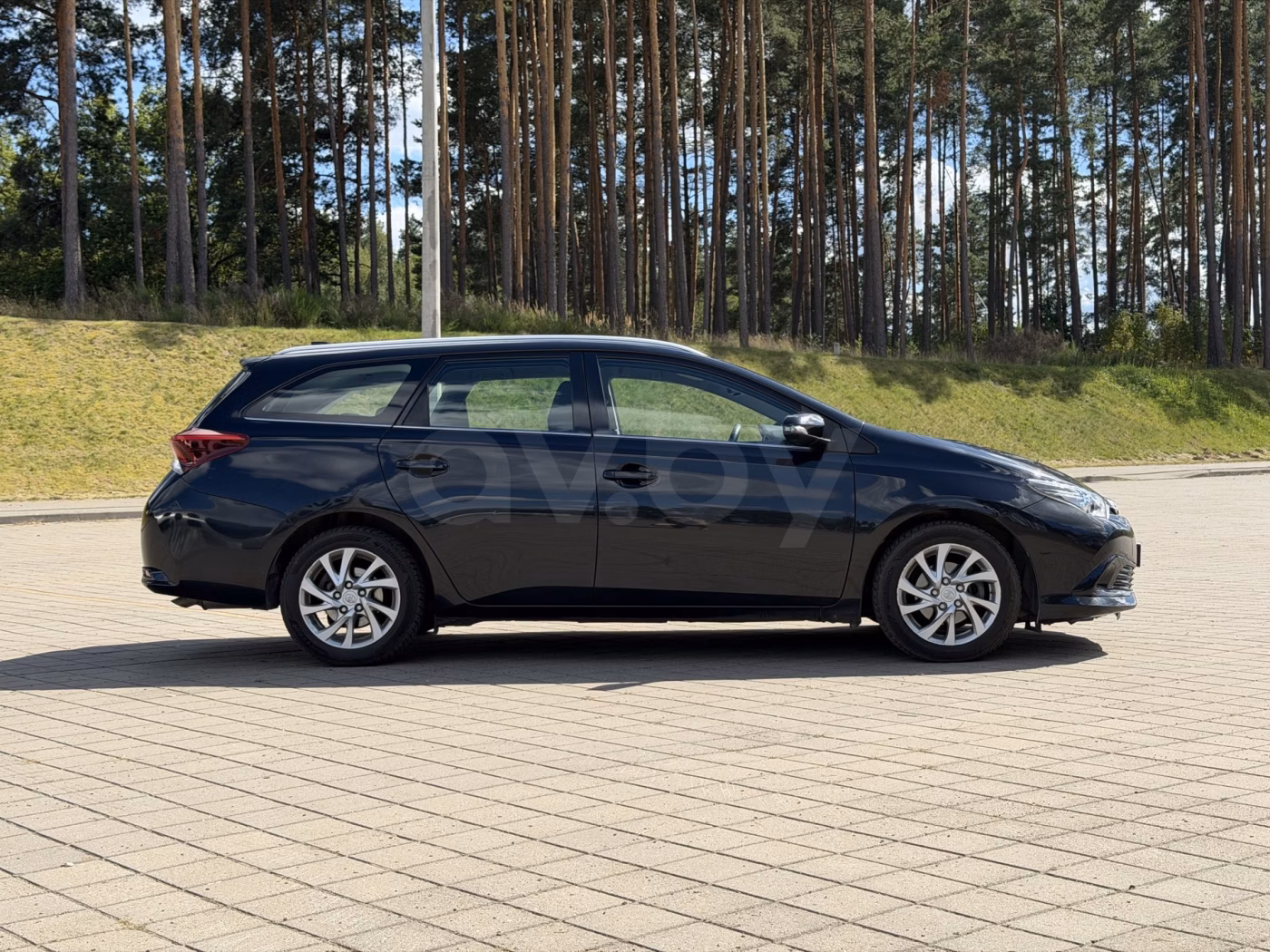 Toyota Auris фото 4