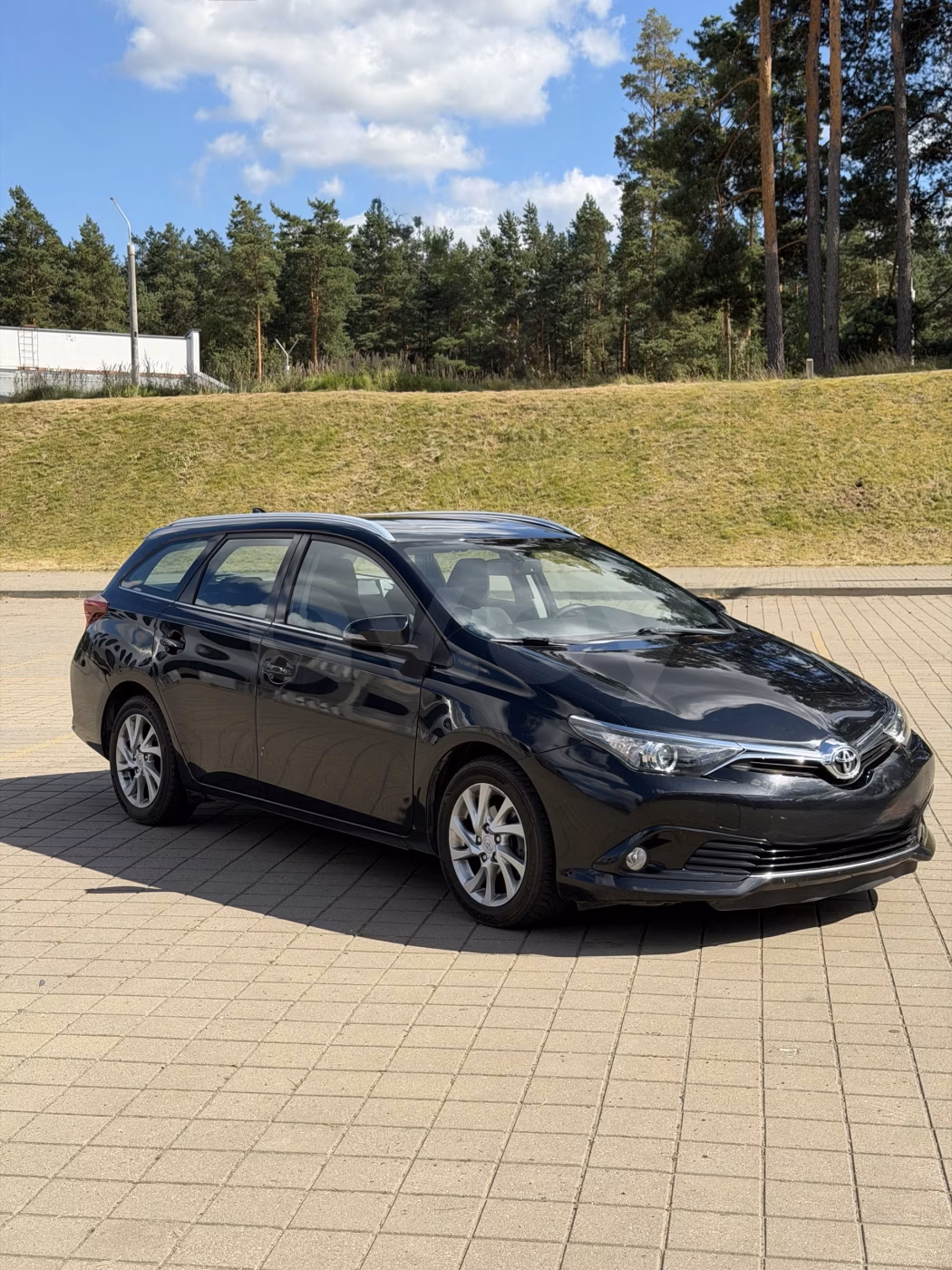 Toyota Auris фото 3