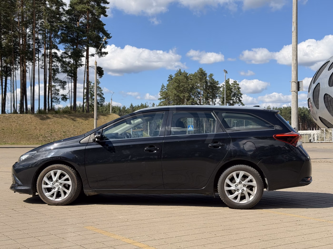 Toyota Auris фото 8