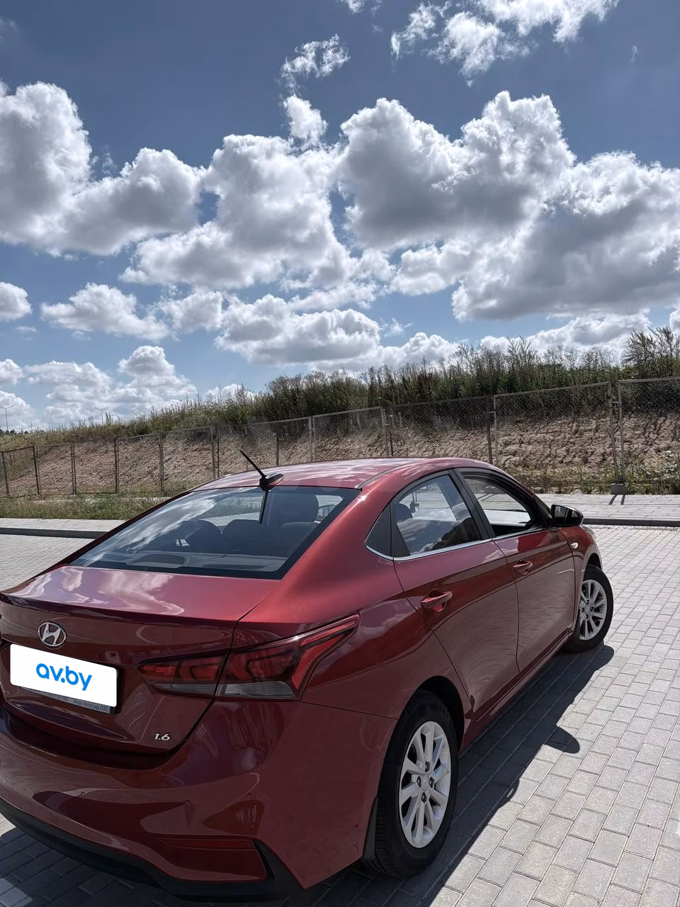 Hyundai Accent фото 4