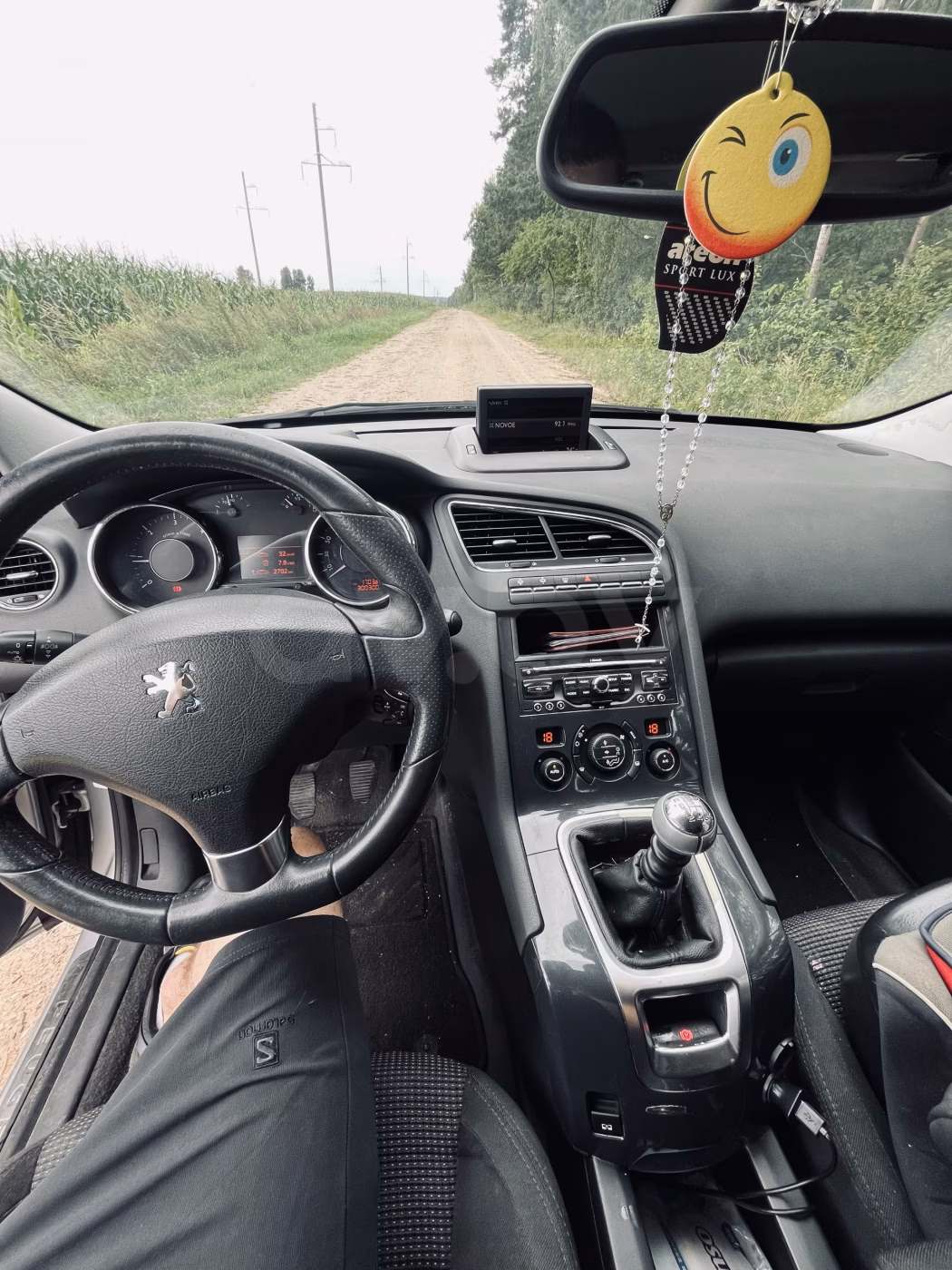 Peugeot 5008 фото 10