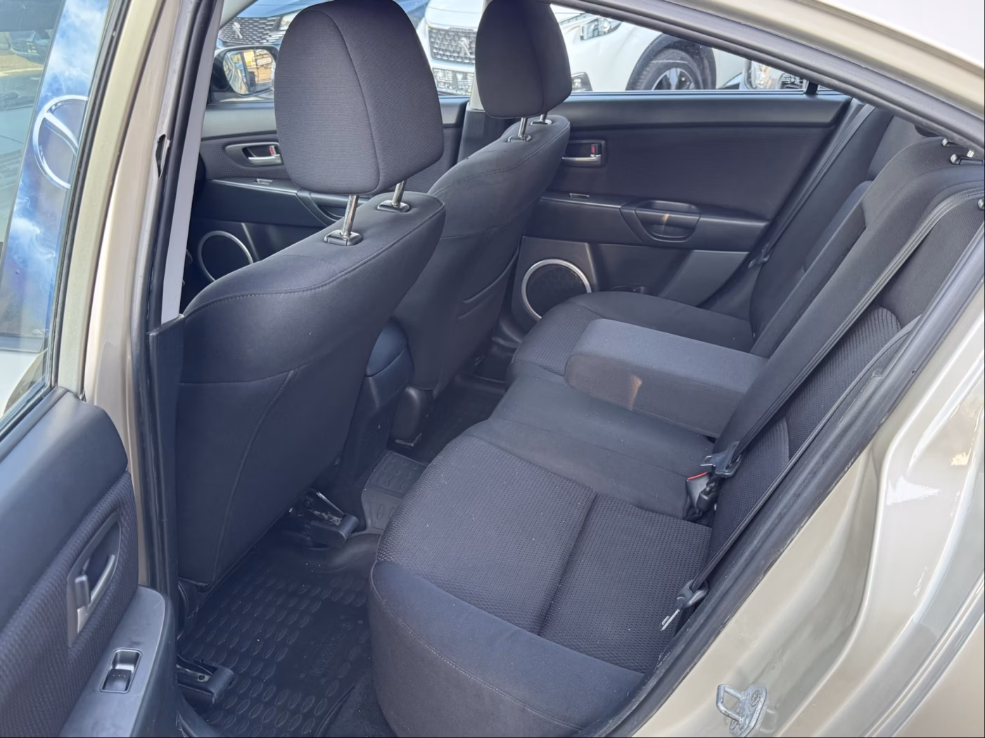 Mazda 3 фото 20