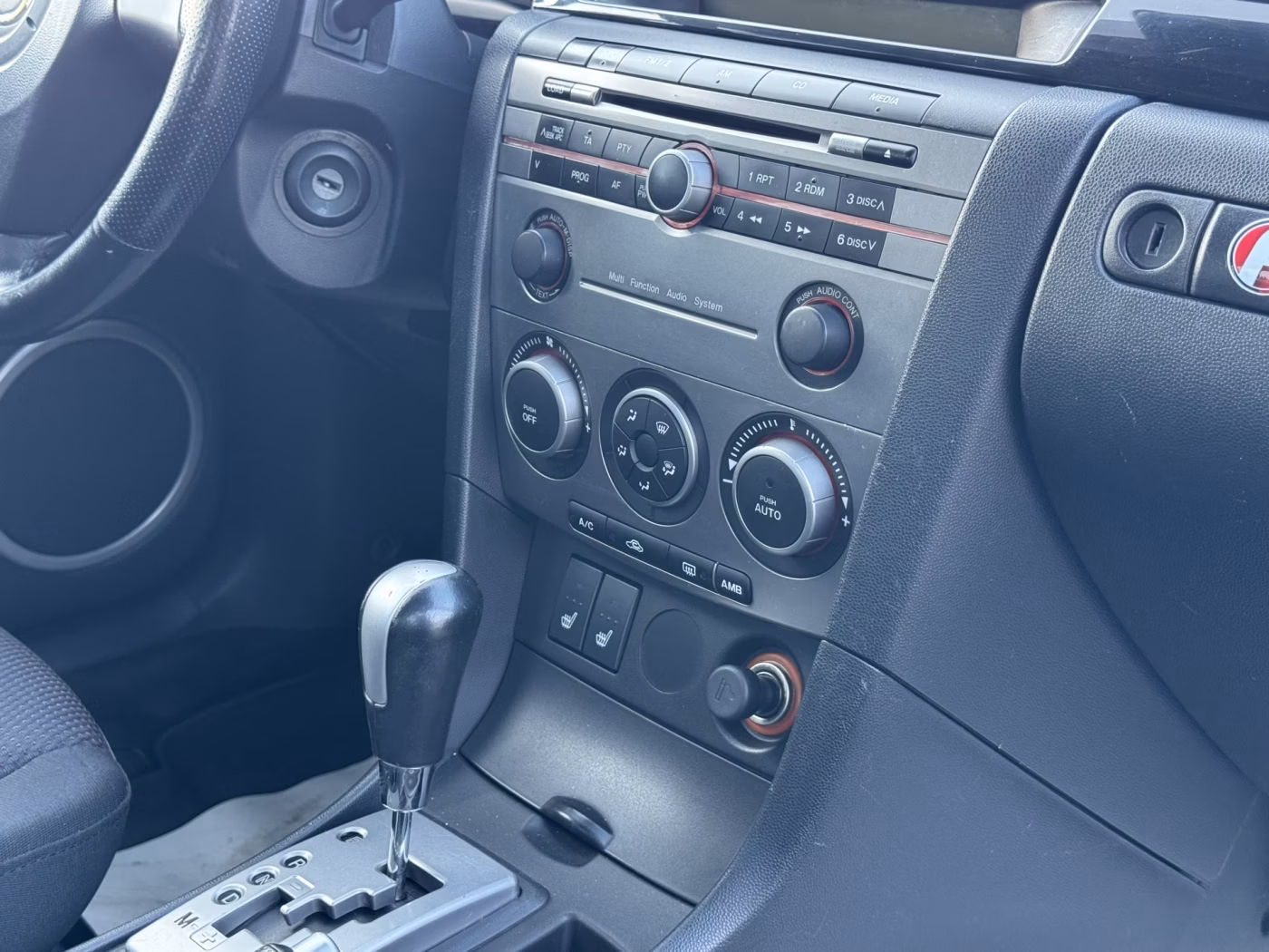 Mazda 3 фото 17