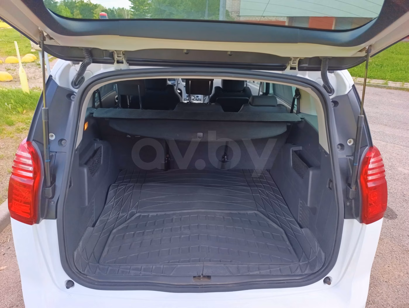 Peugeot 5008 фото 5