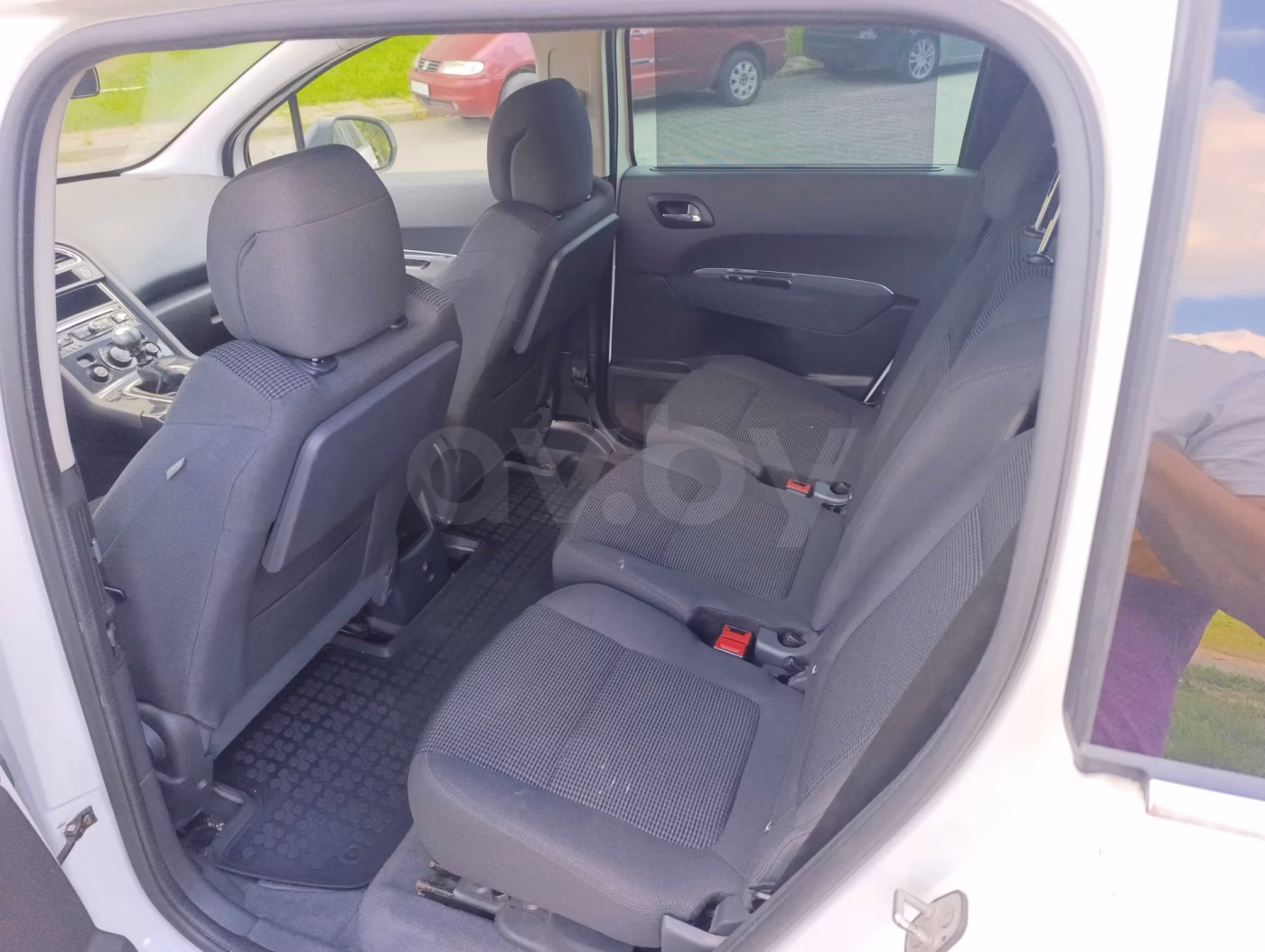 Peugeot 5008 фото 8