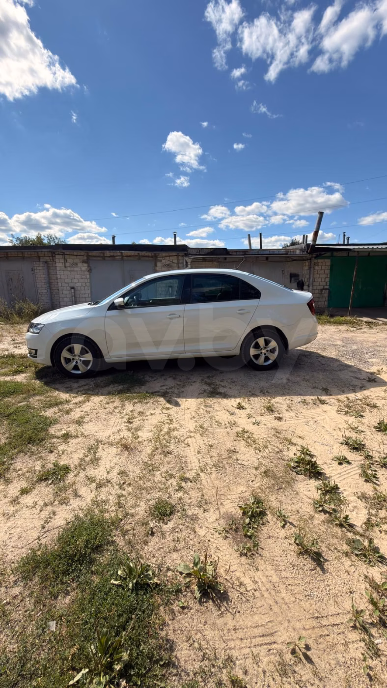 Skoda Rapid фото 8
