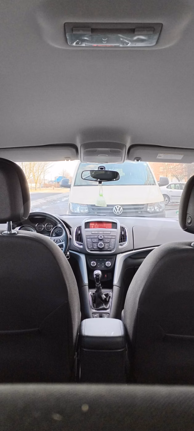 Opel Zafira фото 10