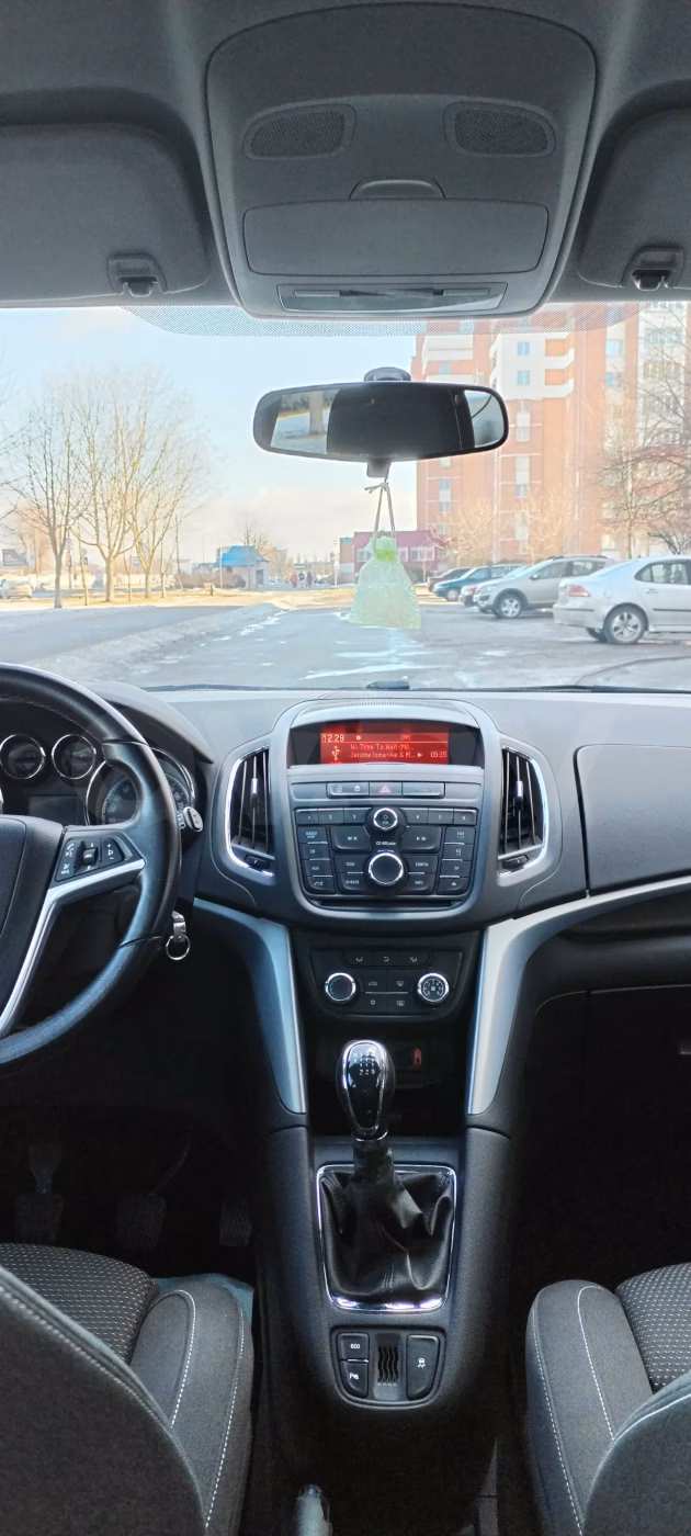 Opel Zafira фото 9