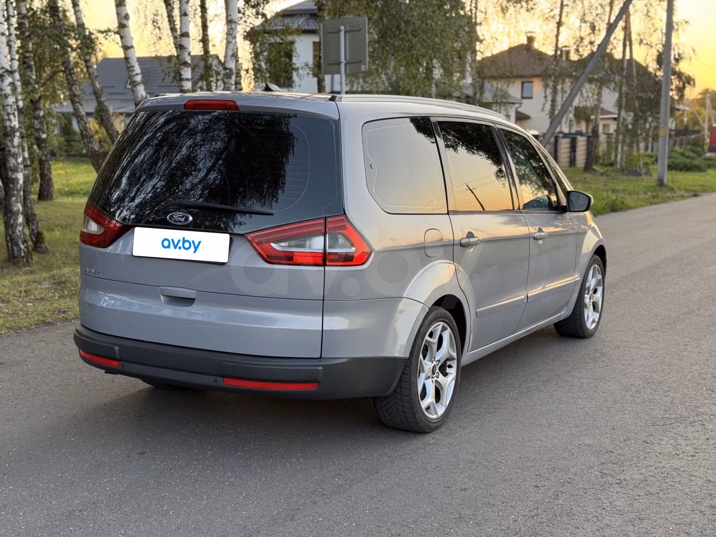 Ford Galaxy фото 3