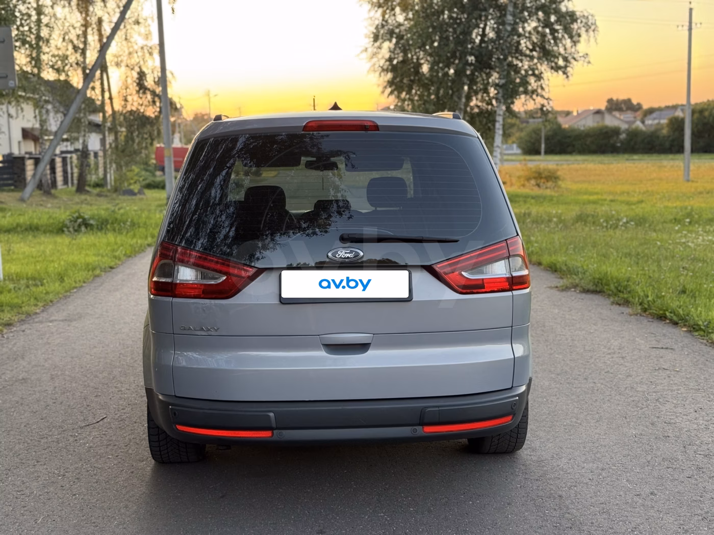 Ford Galaxy фото 2