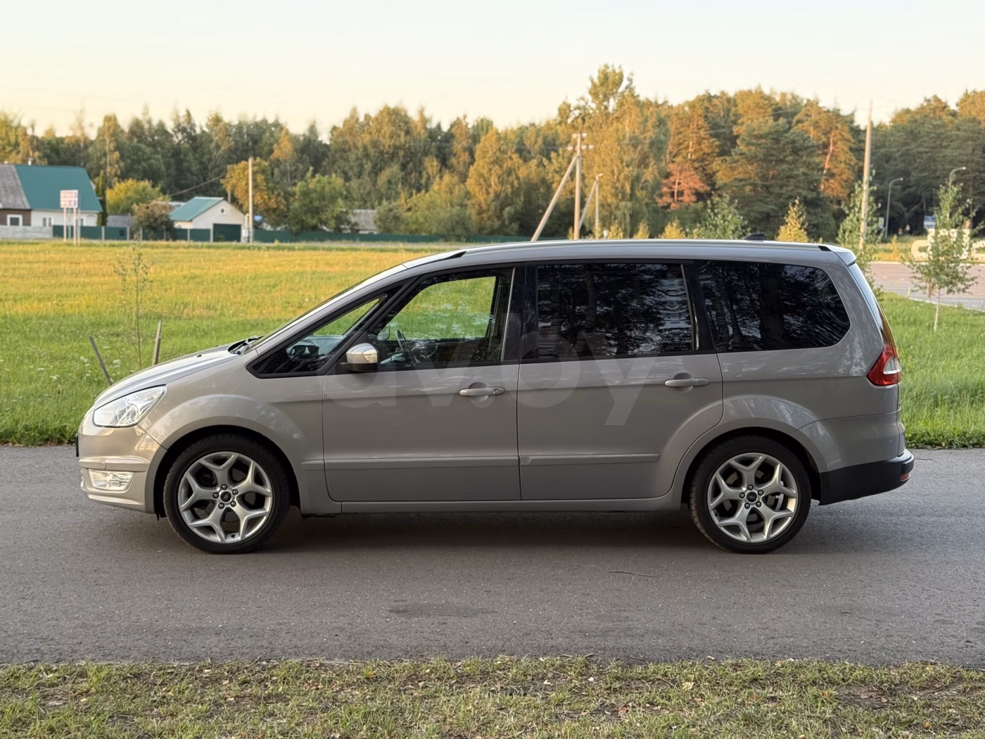 Ford Galaxy фото 8