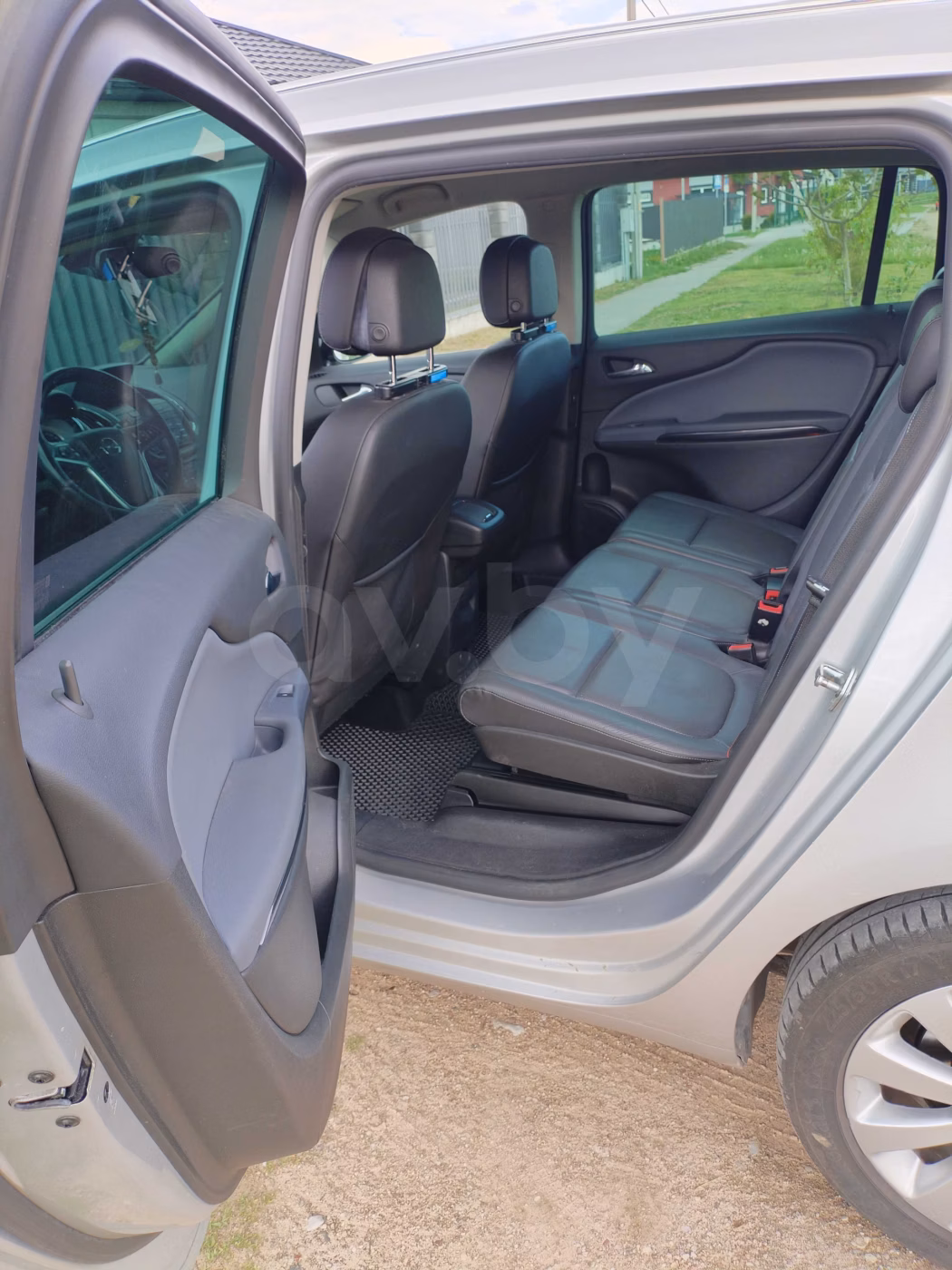 Opel Zafira фото 7