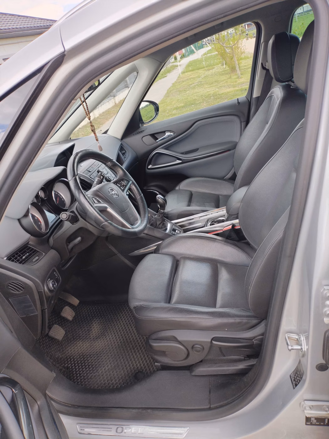 Opel Zafira фото 6
