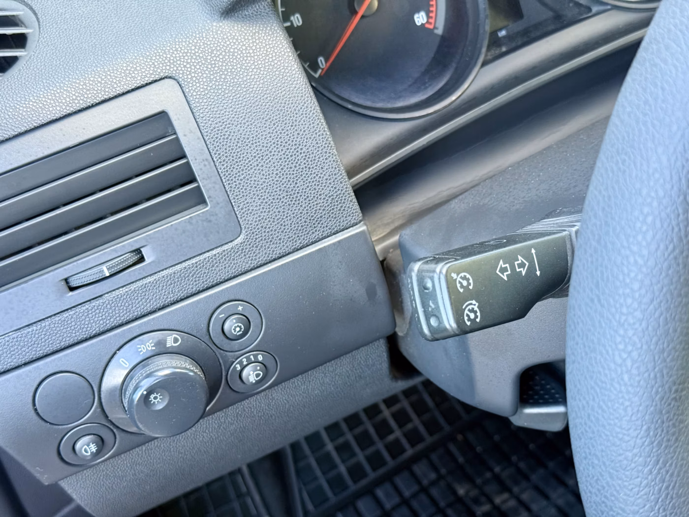 Opel Astra фото 21