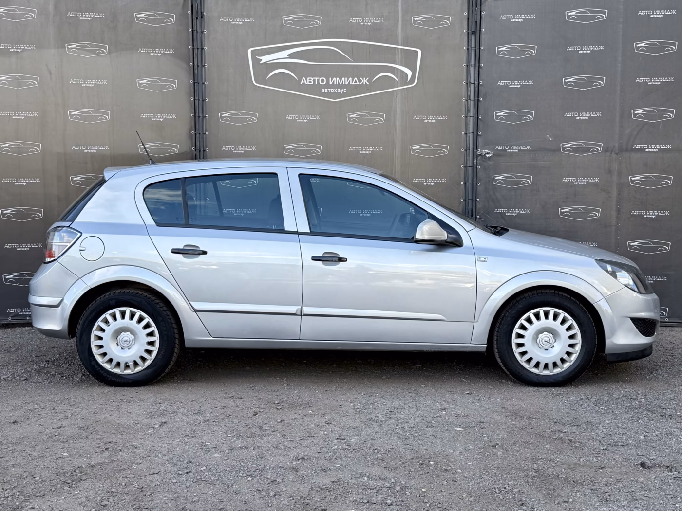 Opel Astra фото 8