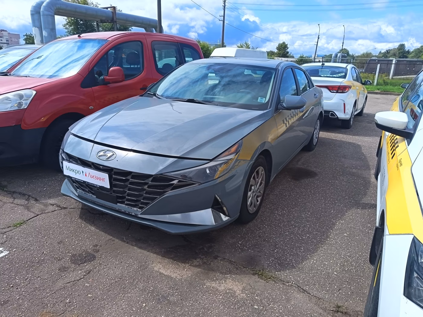 Hyundai Elantra фото 3