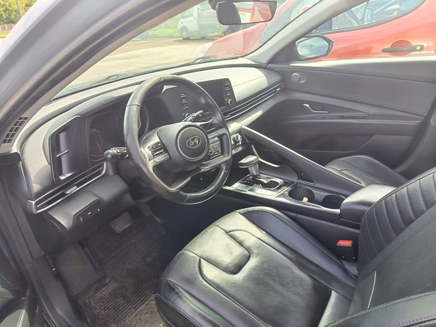 Hyundai Elantra фото 8