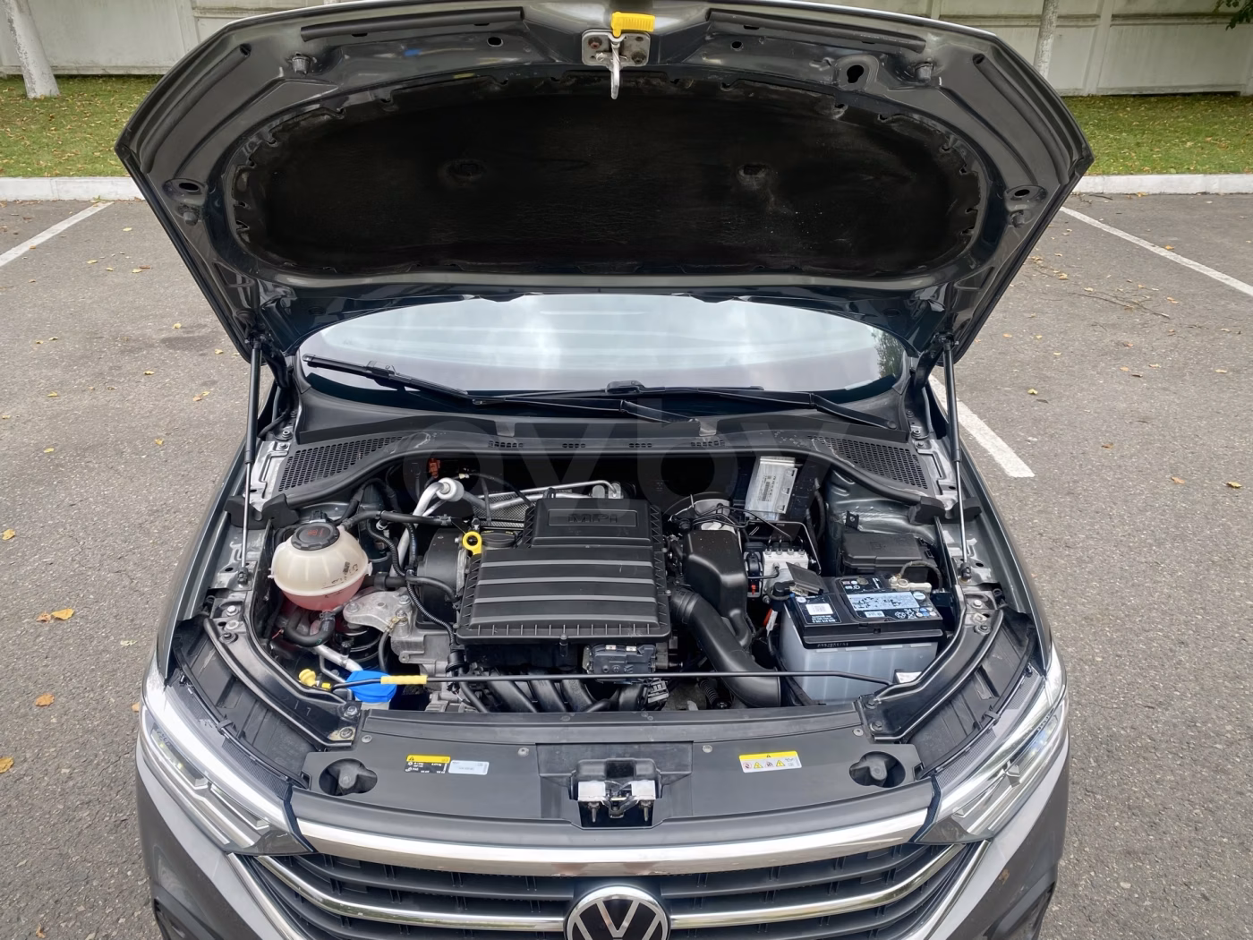 Volkswagen Polo Sedan фото 2