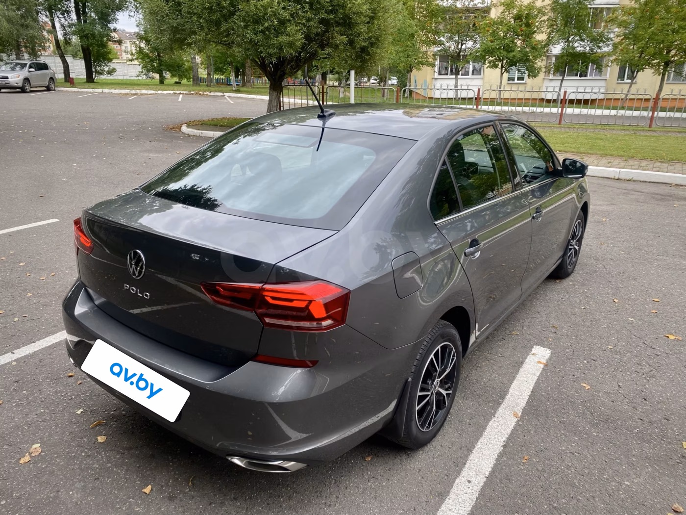 Volkswagen Polo Sedan фото 5