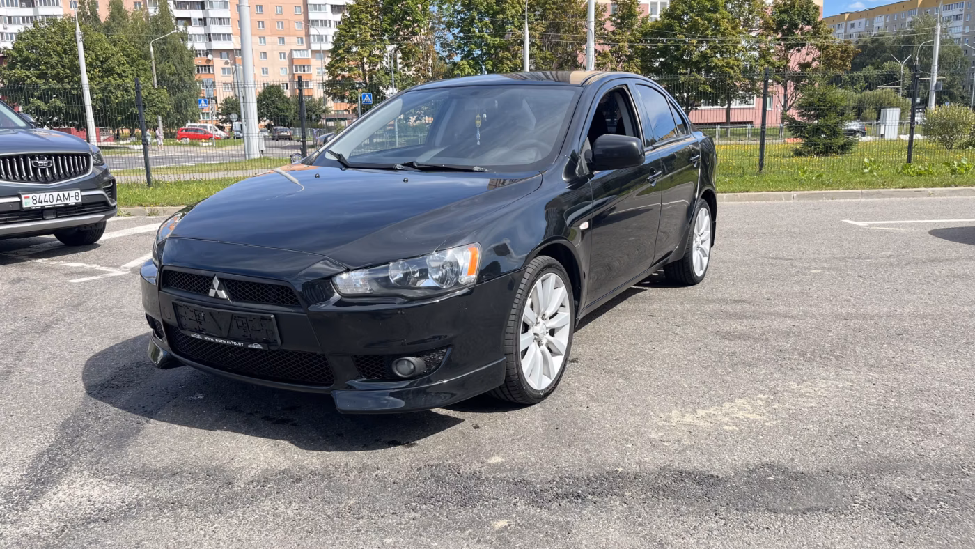 Mitsubishi Lancer фото 2