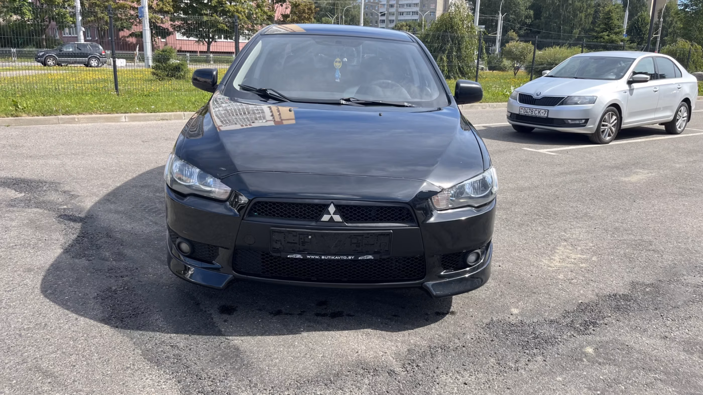 Mitsubishi Lancer фото 4