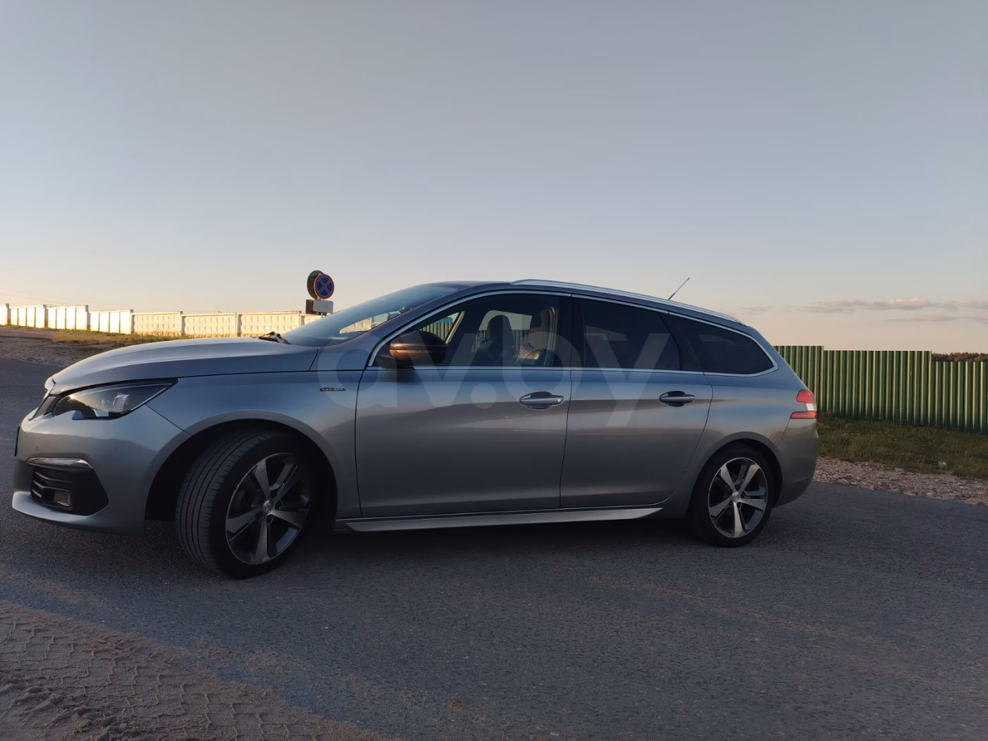 Peugeot 308 фото 3