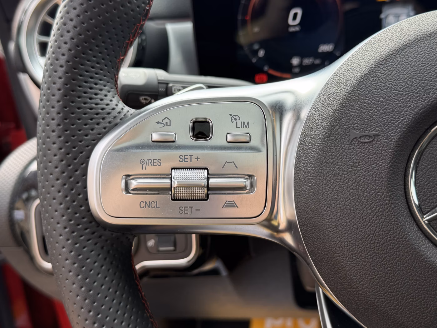 Mercedes-Benz CLA фото 22