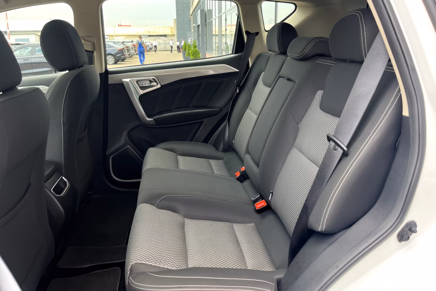 Geely Emgrand X7 фото 14