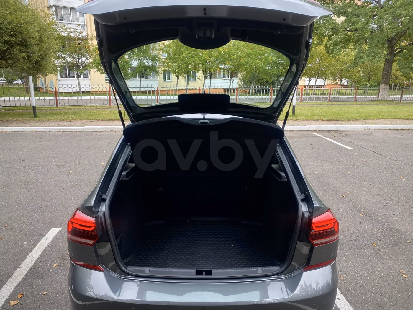 Volkswagen Polo Sedan фото 7